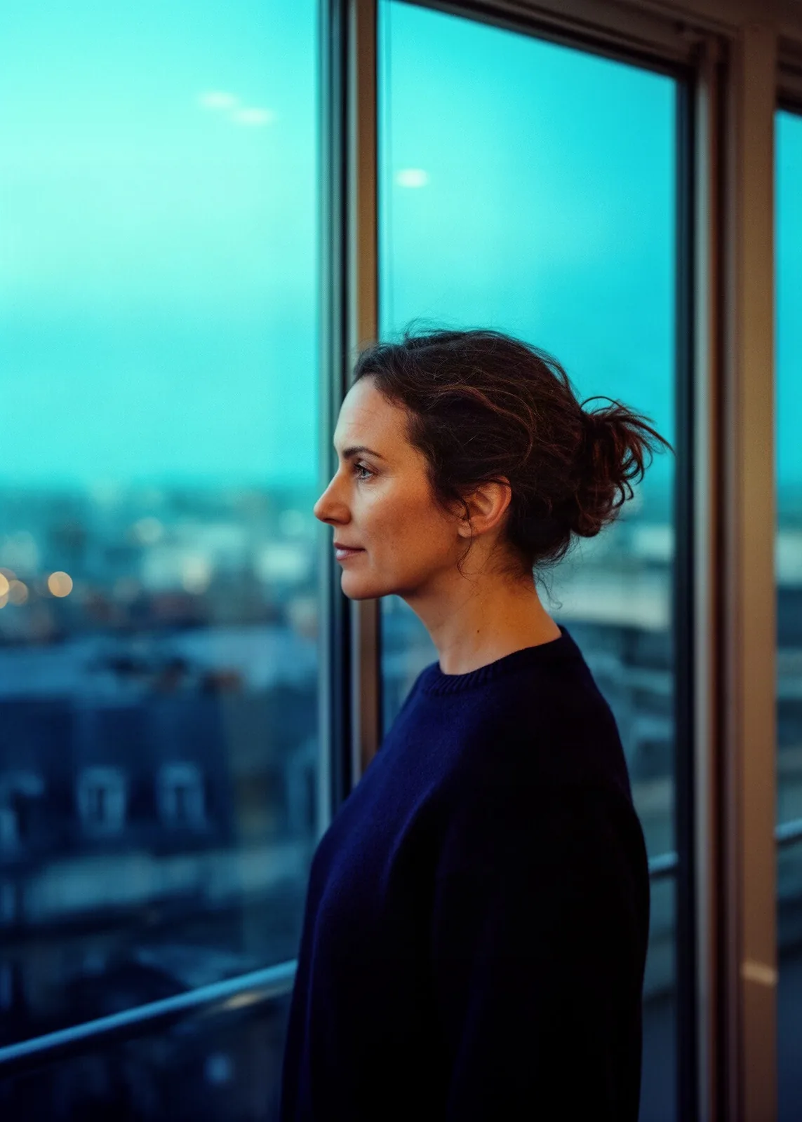 Personne en réflexion sur son avenir professionnel